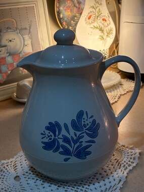 Vintage Pfaltzgraff Yorktowne Thermal Insulated Beverage Carafe by Kamenstein